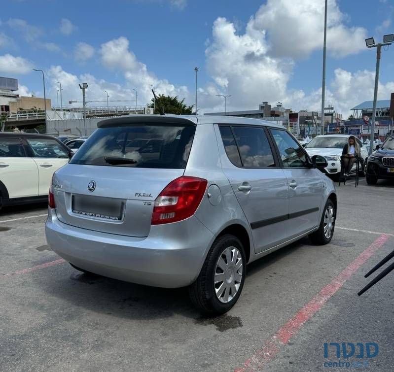 2015' Skoda Fabia סקודה פאביה photo #5