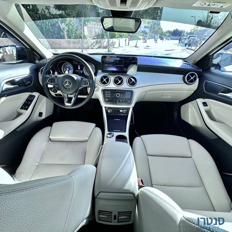 2017' Mercedes-Benz GLA מרצדס photo #2