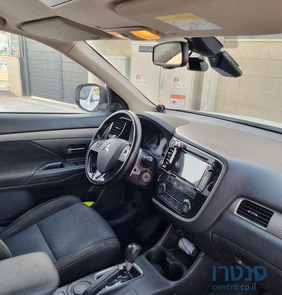 2016' Mitsubishi Outlander מיצובישי אאוטלנדר photo #2