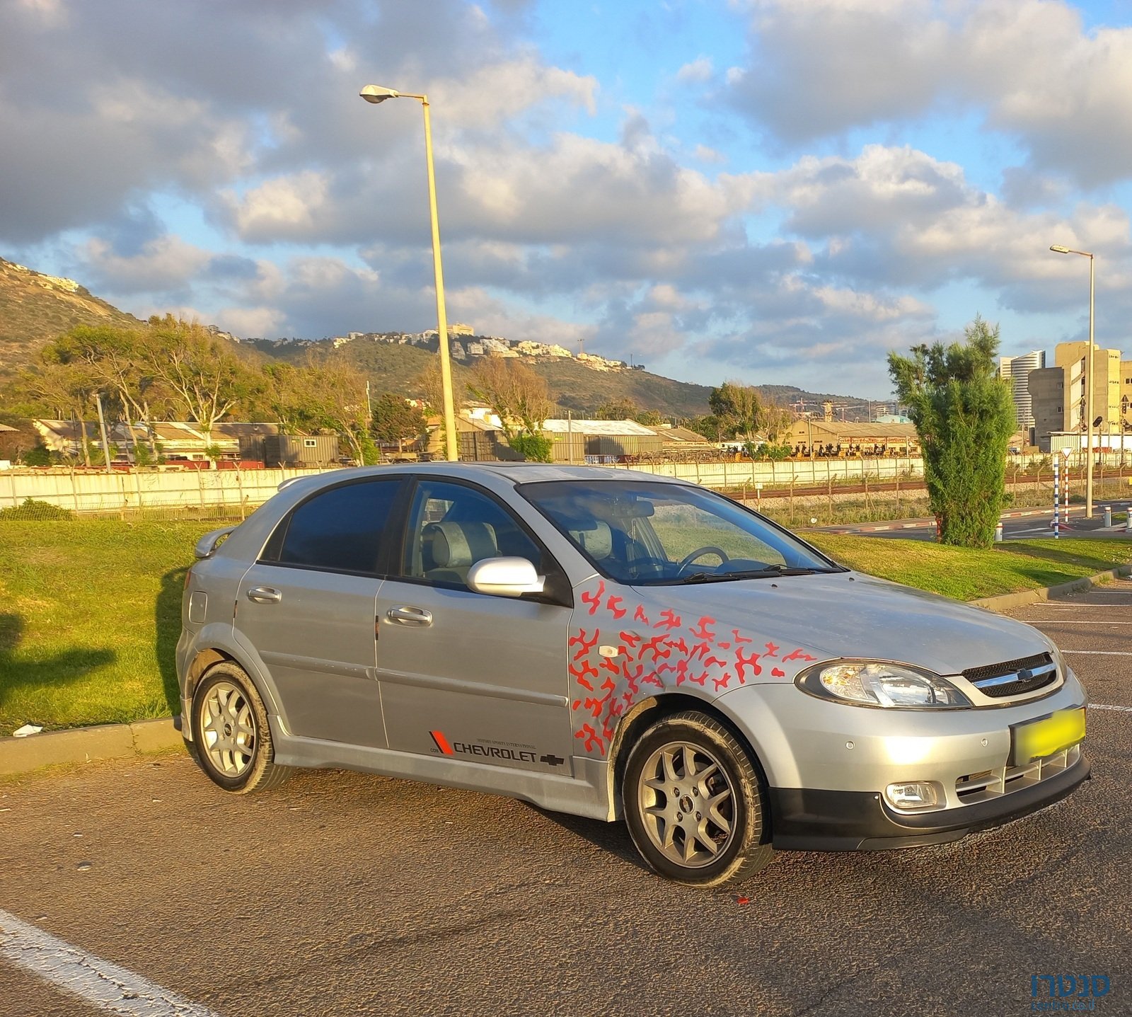 2008' Chevrolet Optra photo #2