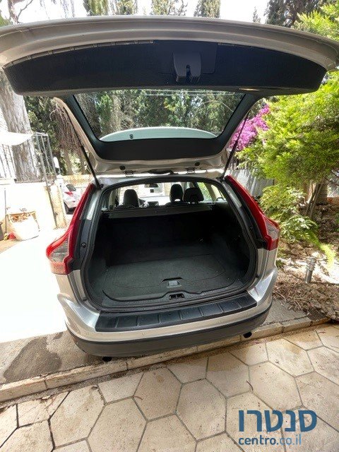 2012' Volvo XC60 T5 photo #3