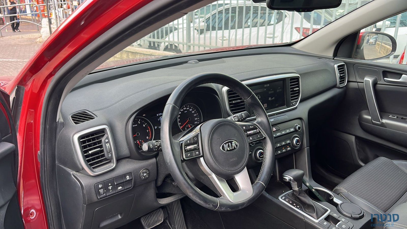 2021' Kia Sportage photo #3