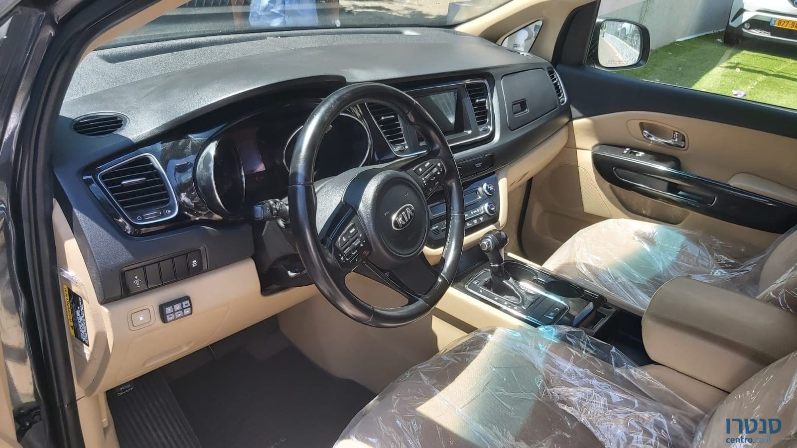 2016' Kia Carnival photo #3