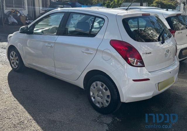 2013' Hyundai i20 יונדאי photo #5