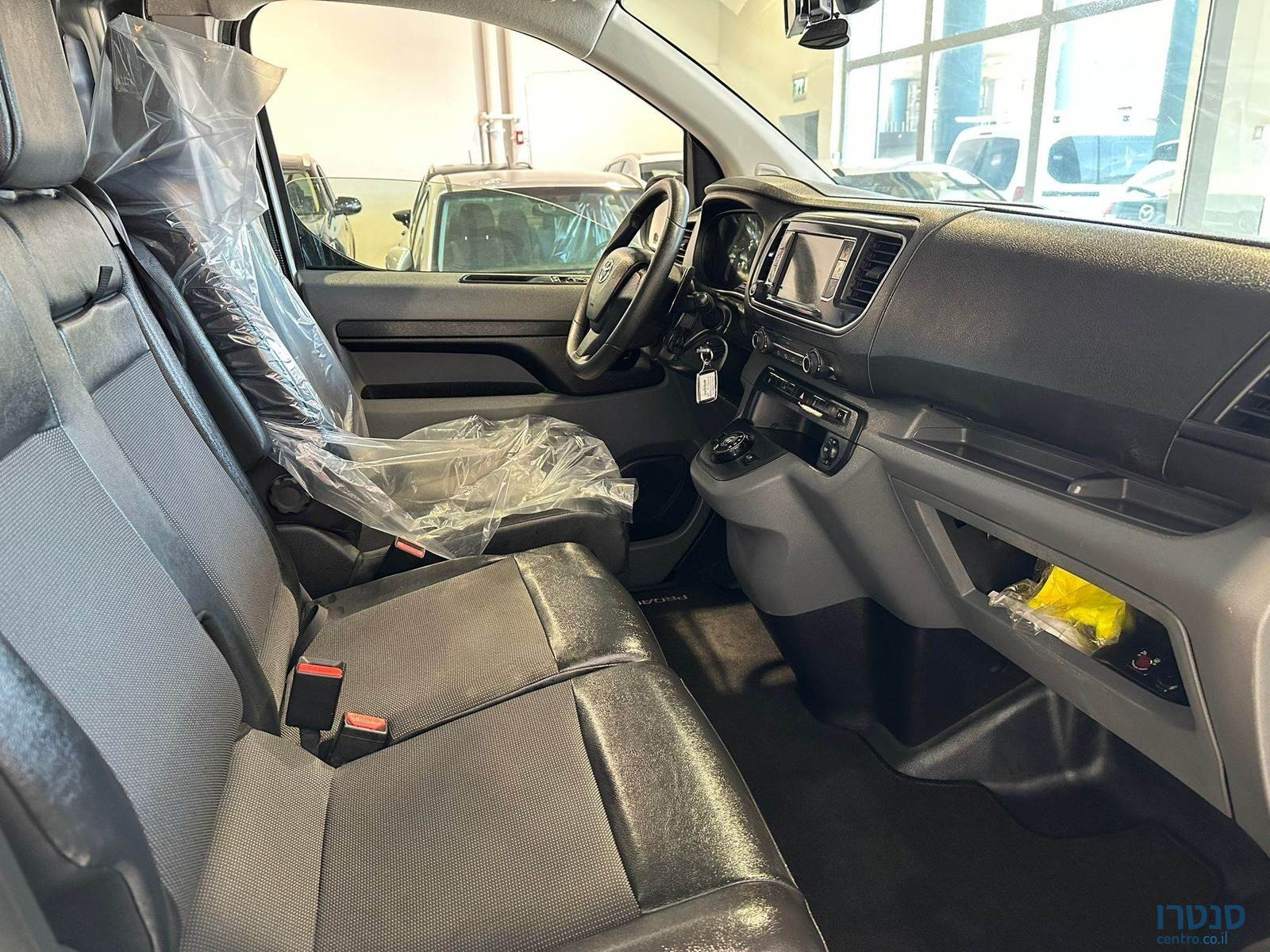 2019' Toyota ProAce photo #6