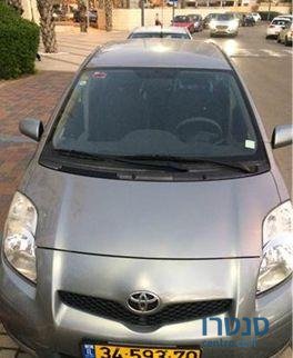 2010' Toyota Yaris סול לונה ‏1300 photo #2