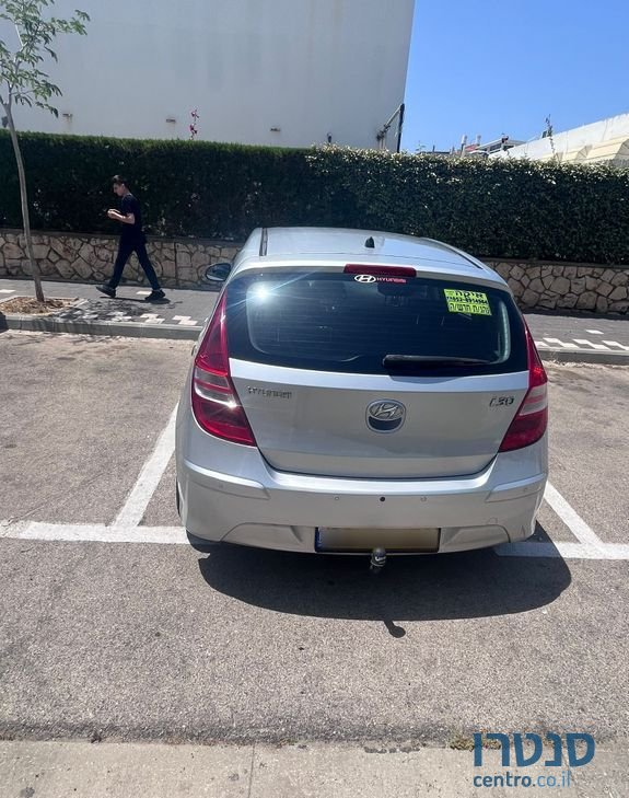 2011' Hyundai i30 יונדאי photo #2