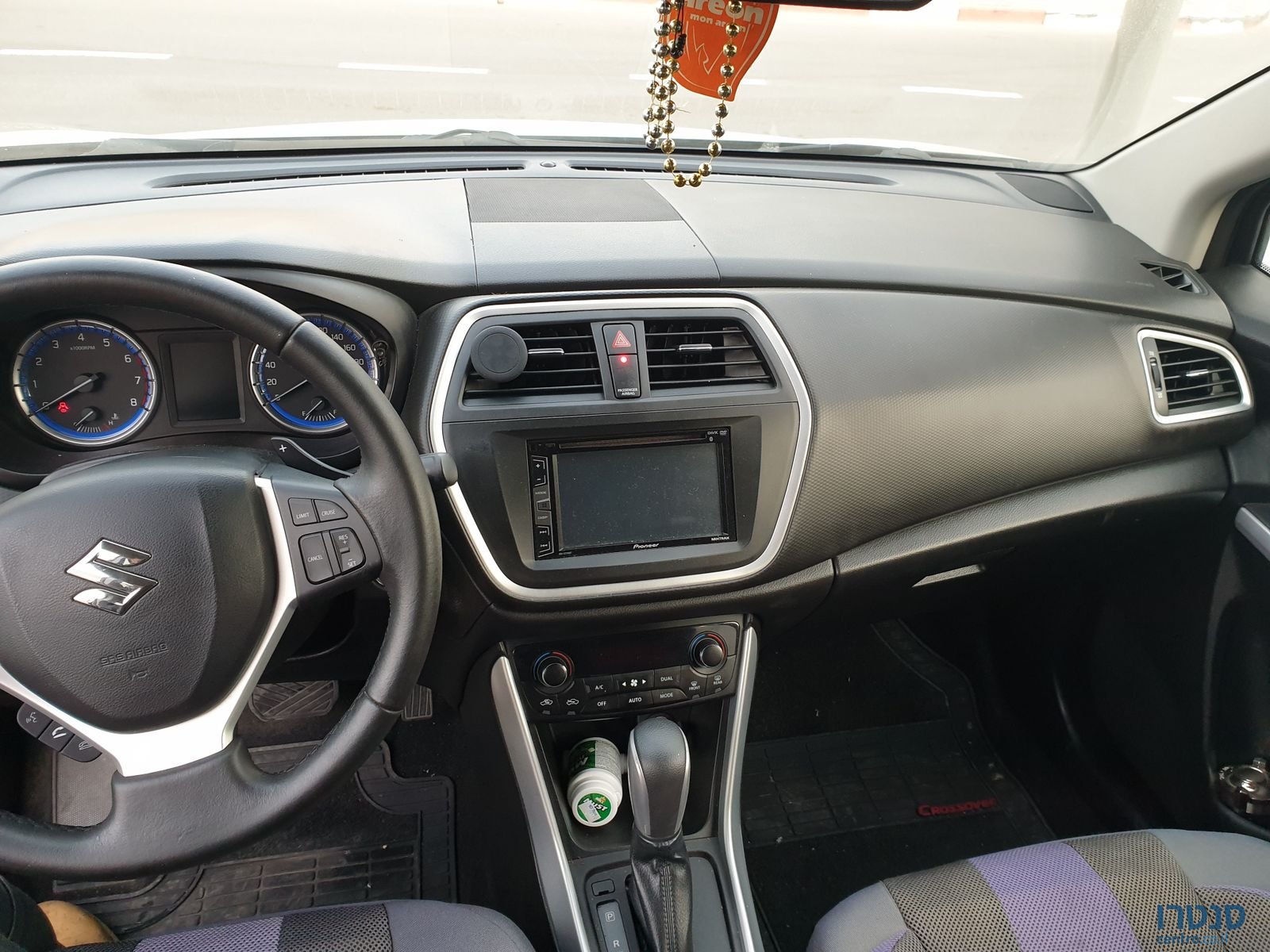 2015' Suzuki SX4 קרוסאובר photo #5