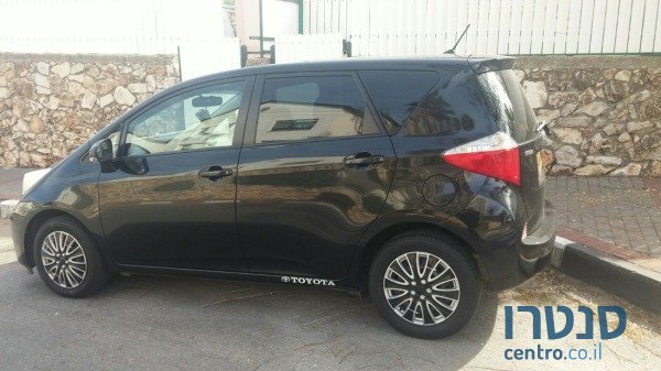 2012' Toyota Spacio photo #1
