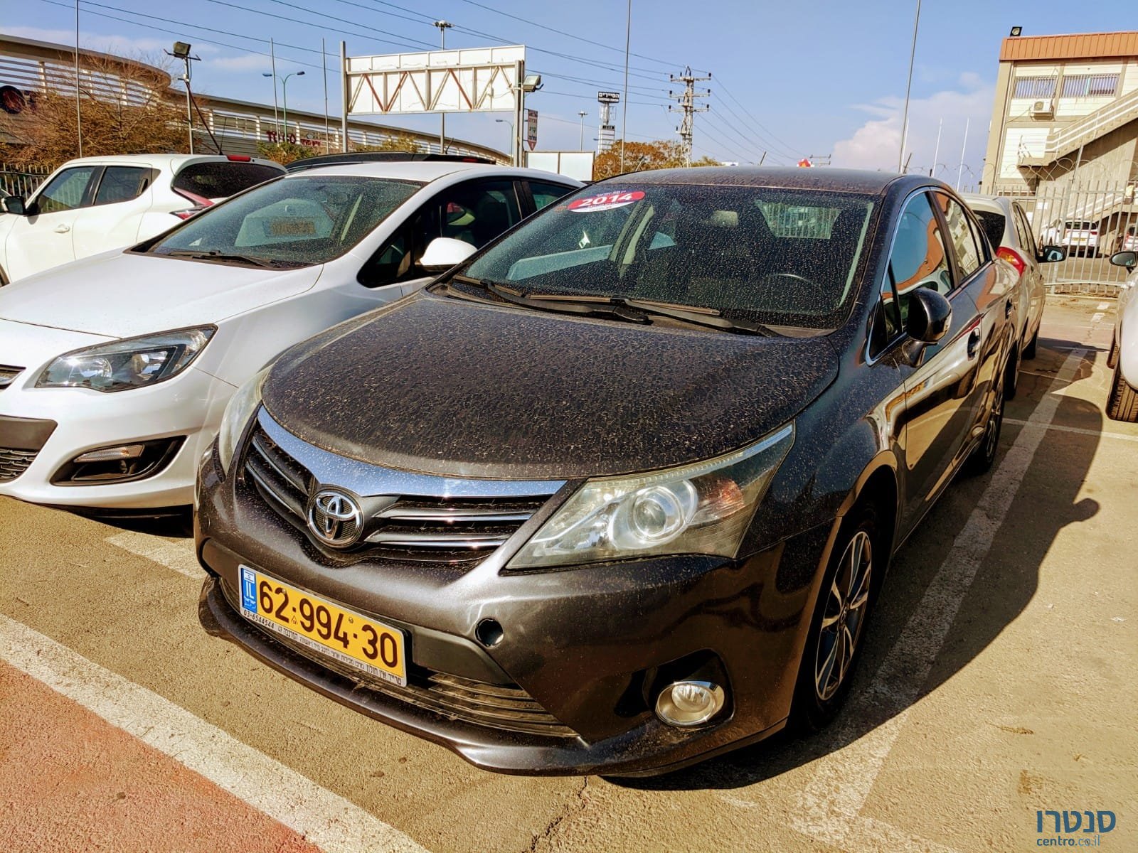 2014' Toyota Avensis photo #1