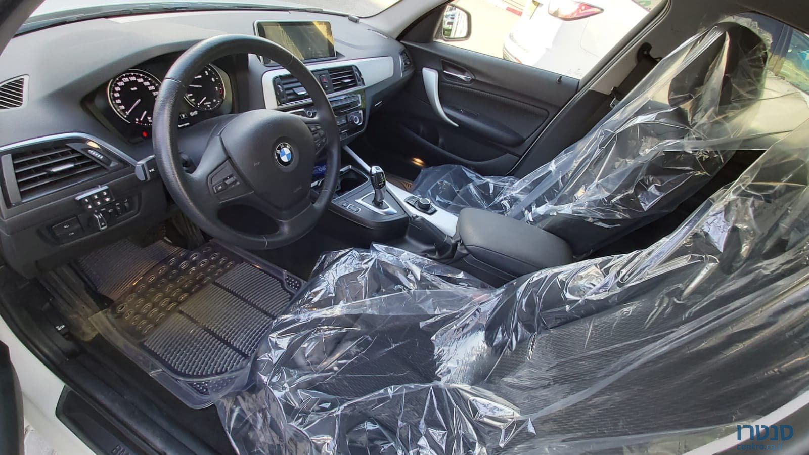 2018' BMW 118 photo #3