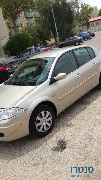 2008' Renault Megane photo #2