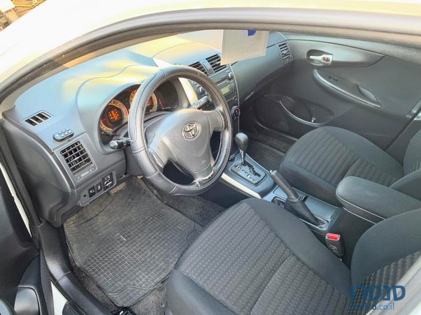 2009' Toyota Corolla photo #3