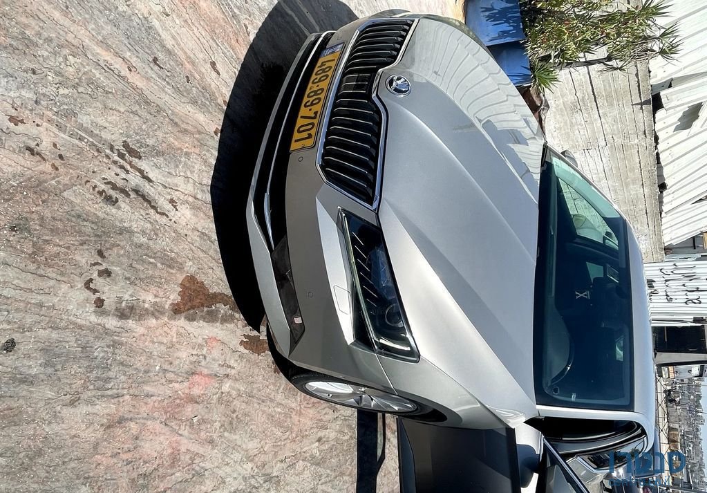 2018' Skoda Superb סקודה סופרב photo #2