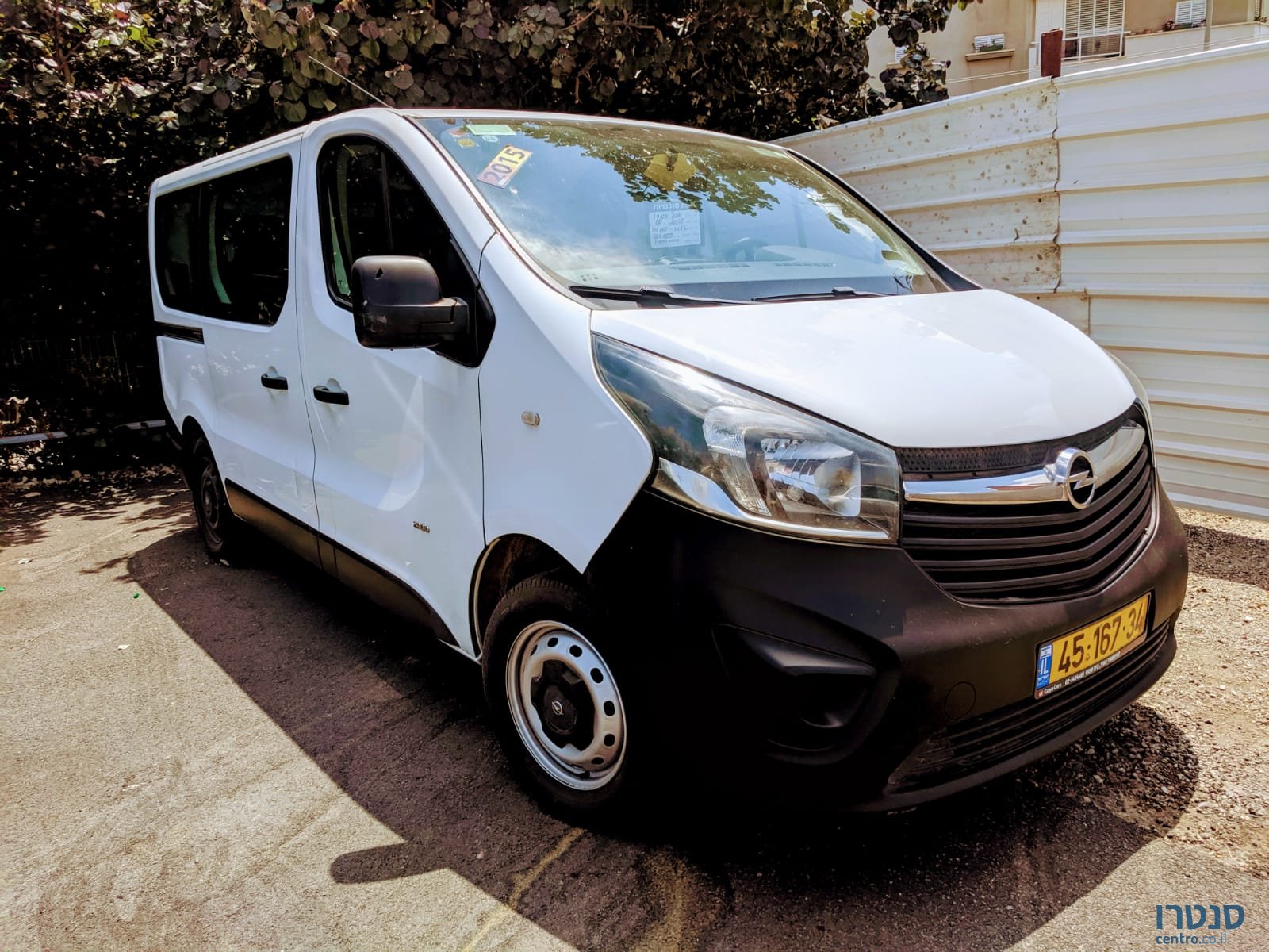 2015' Opel Vivaro photo #2