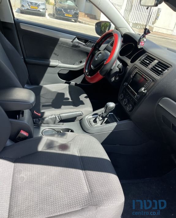 2017' Volkswagen Jetta פולקסווגן ג'טה photo #2