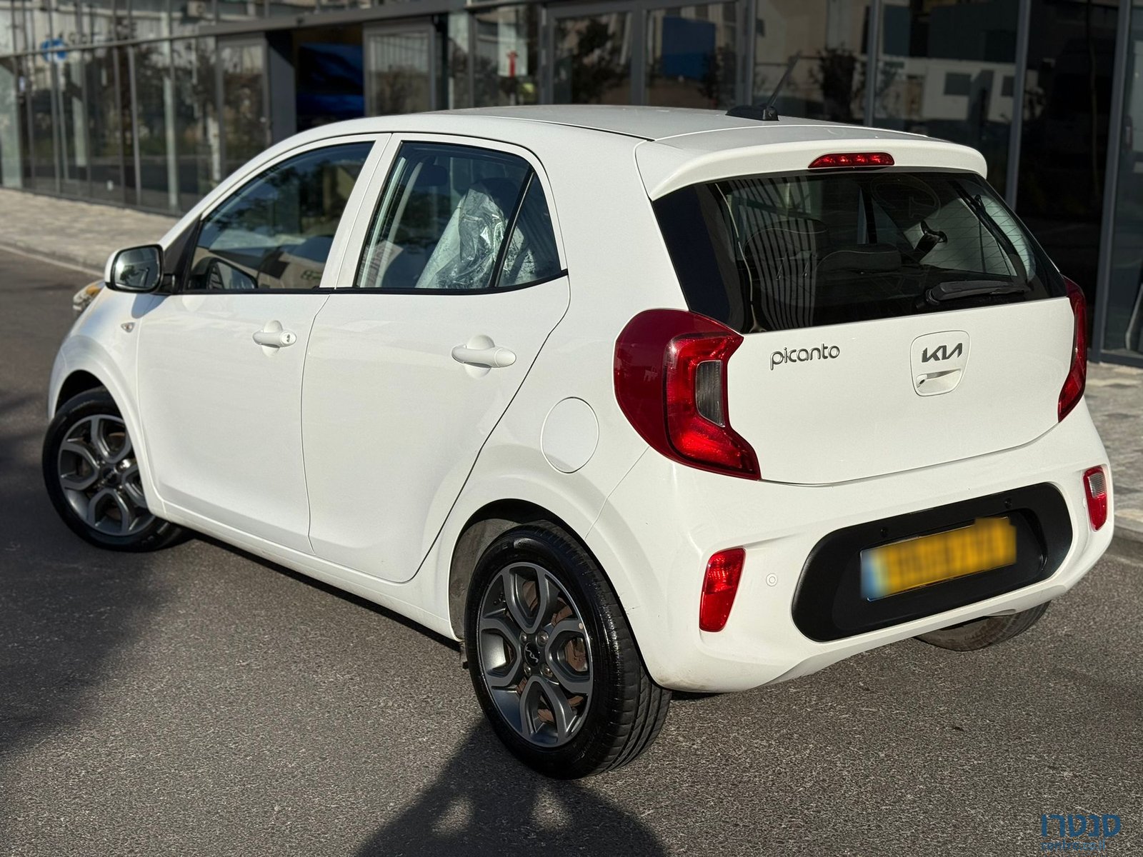 2022' Land Rover EX photo #1