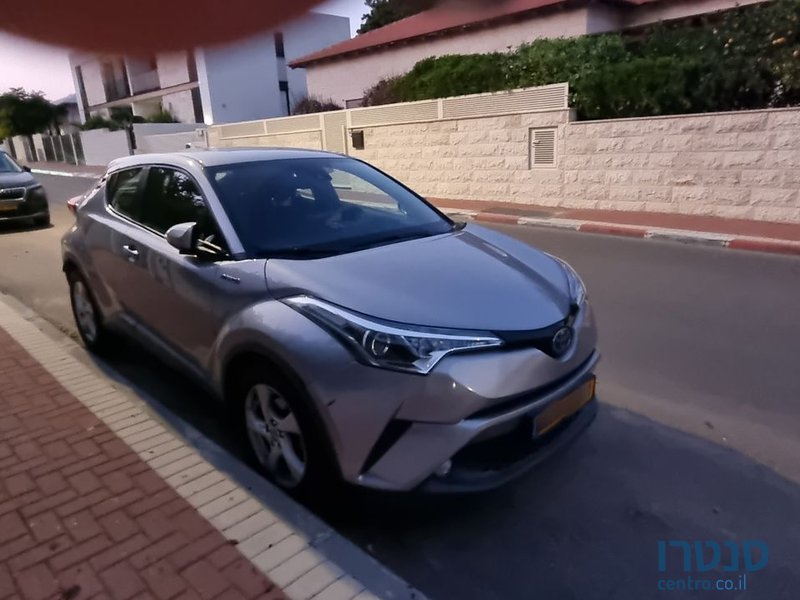 2018' Toyota C-HR טויוטה photo #3