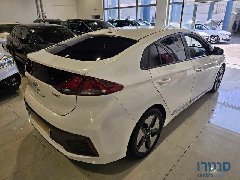 2020' Hyundai Ioniq photo #3