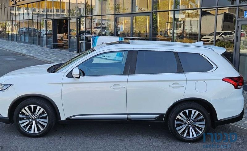 2020' Mitsubishi Outlander מיצובישי אאוטלנדר photo #3