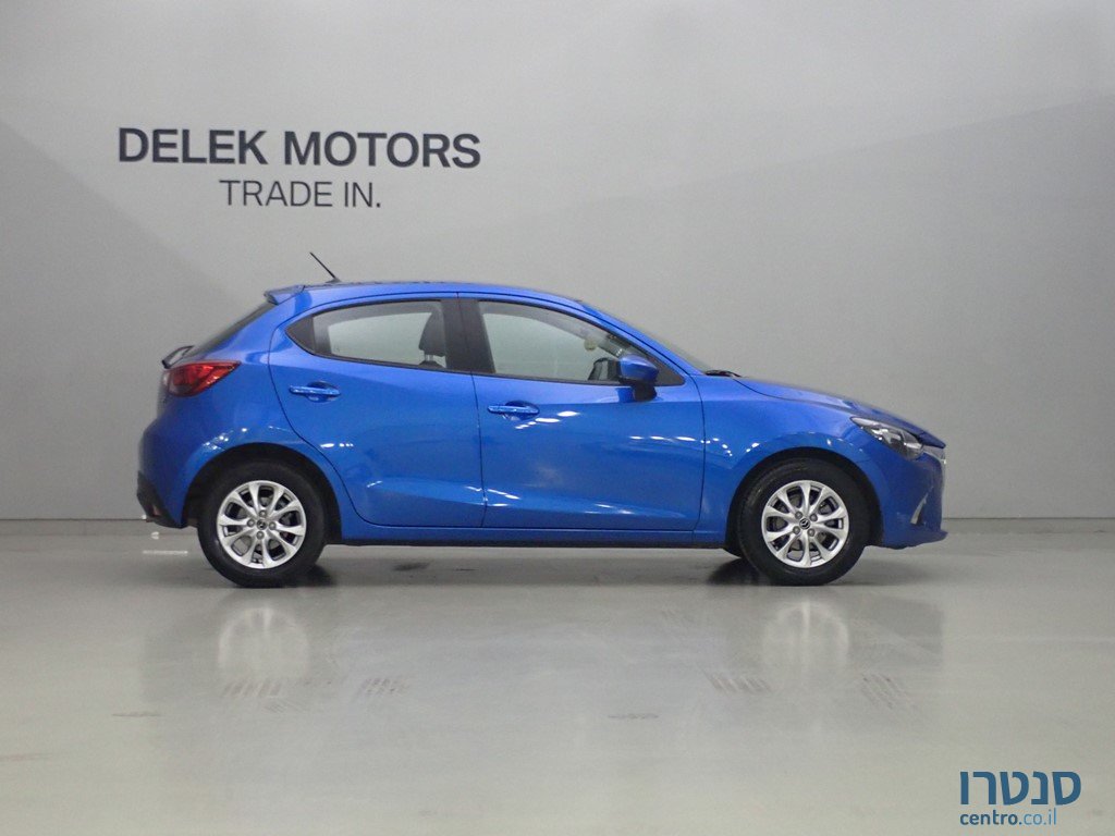 2020' Mazda 2 dynamic photo #3