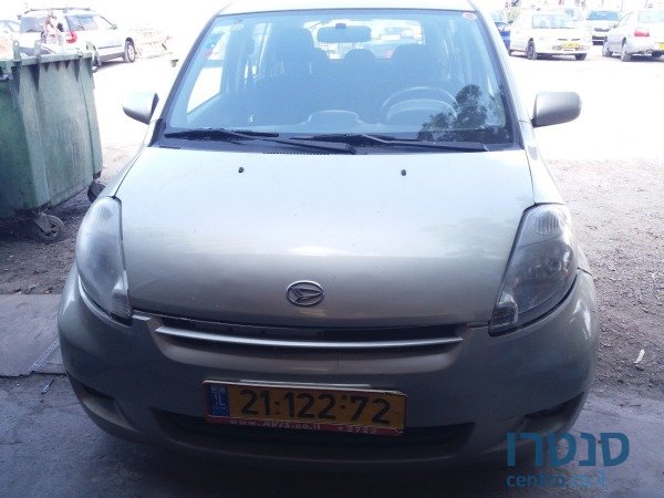 2010' Daihatsu Sirion photo #2