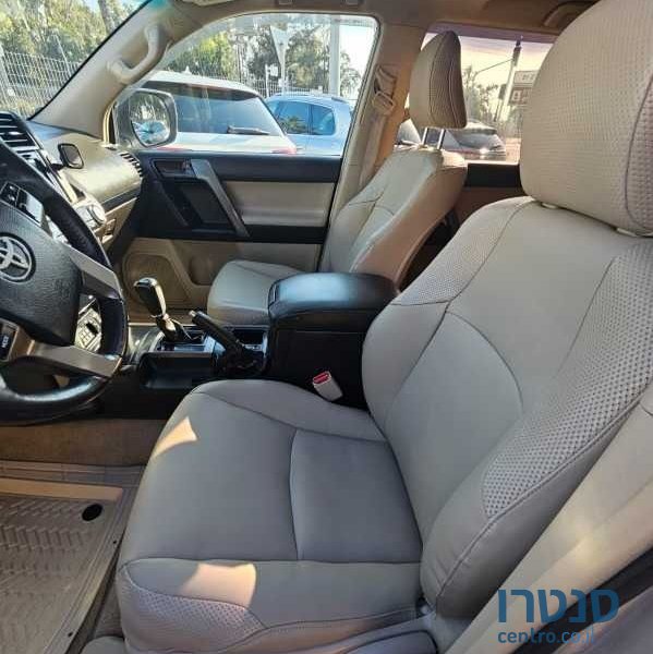 2010' Toyota Land Cruiser טויוטה לנד קרוזר photo #5