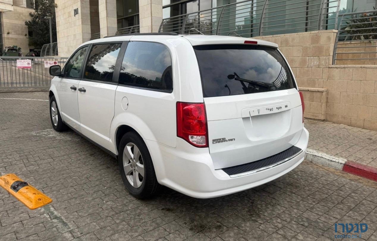 2019' Dodge Caravan SE Plus photo #3
