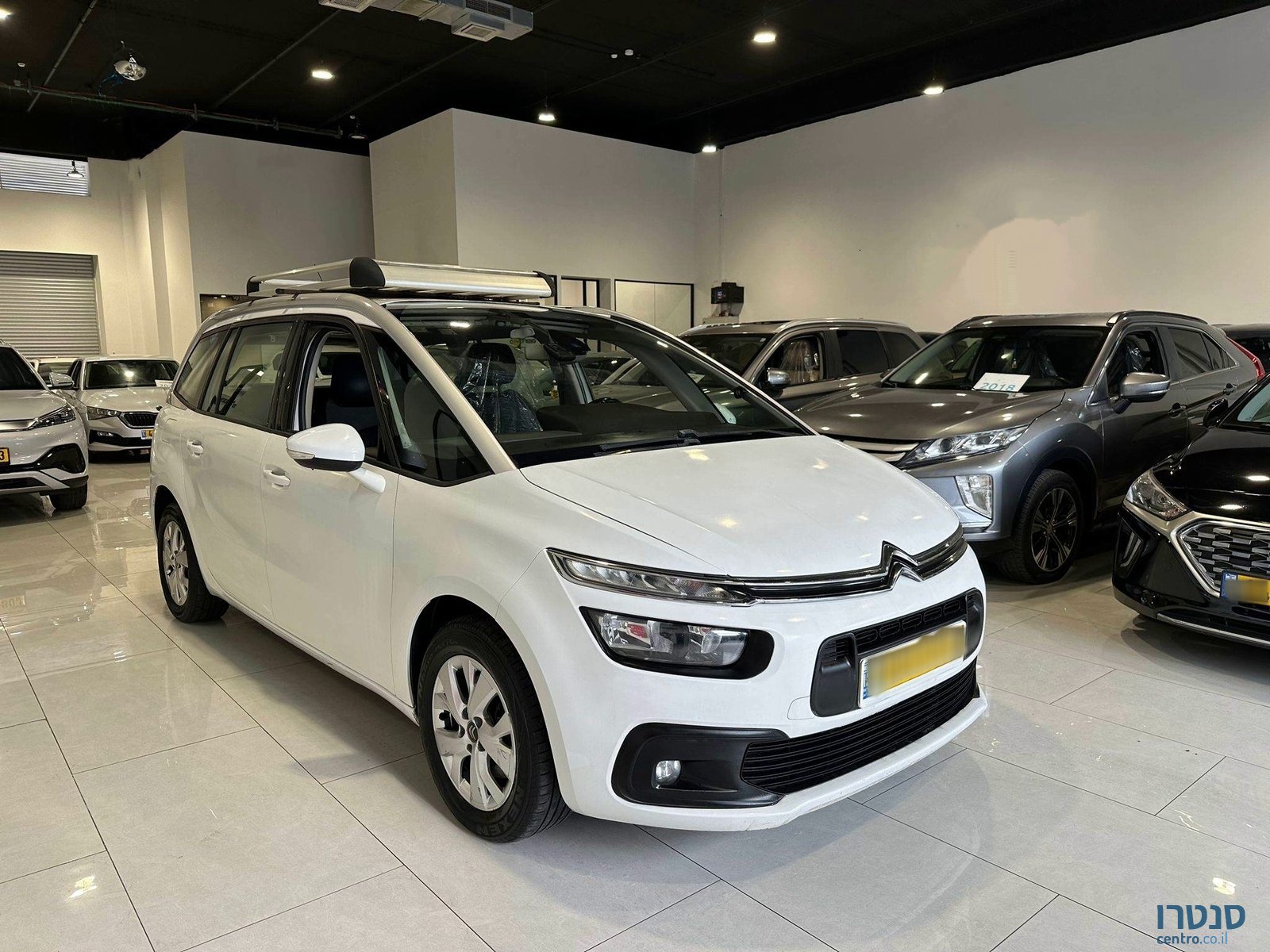 2017' Citroen C4 Picasso photo #2