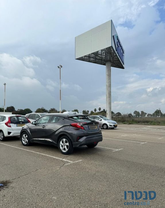 2018' Toyota C-HR טויוטה photo #1
