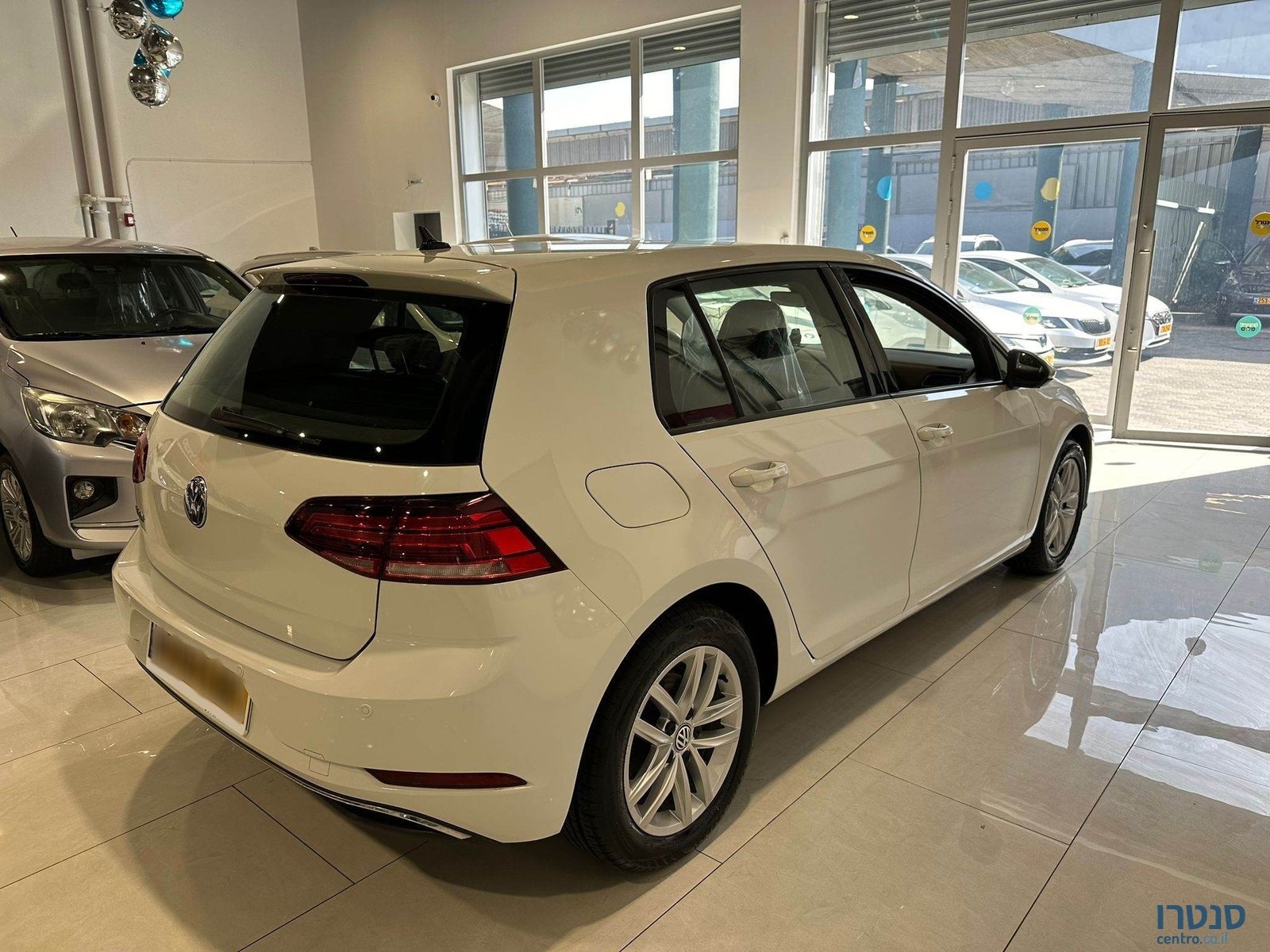 2020' Volkswagen Golf photo #3