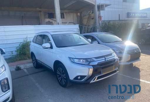 2020' Mitsubishi Outlander מיצובישי אאוטלנדר photo #2