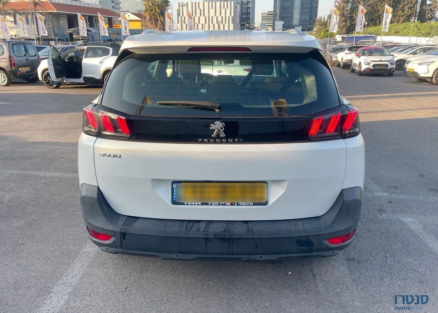 2022' Peugeot 5008 פיג'ו photo #3