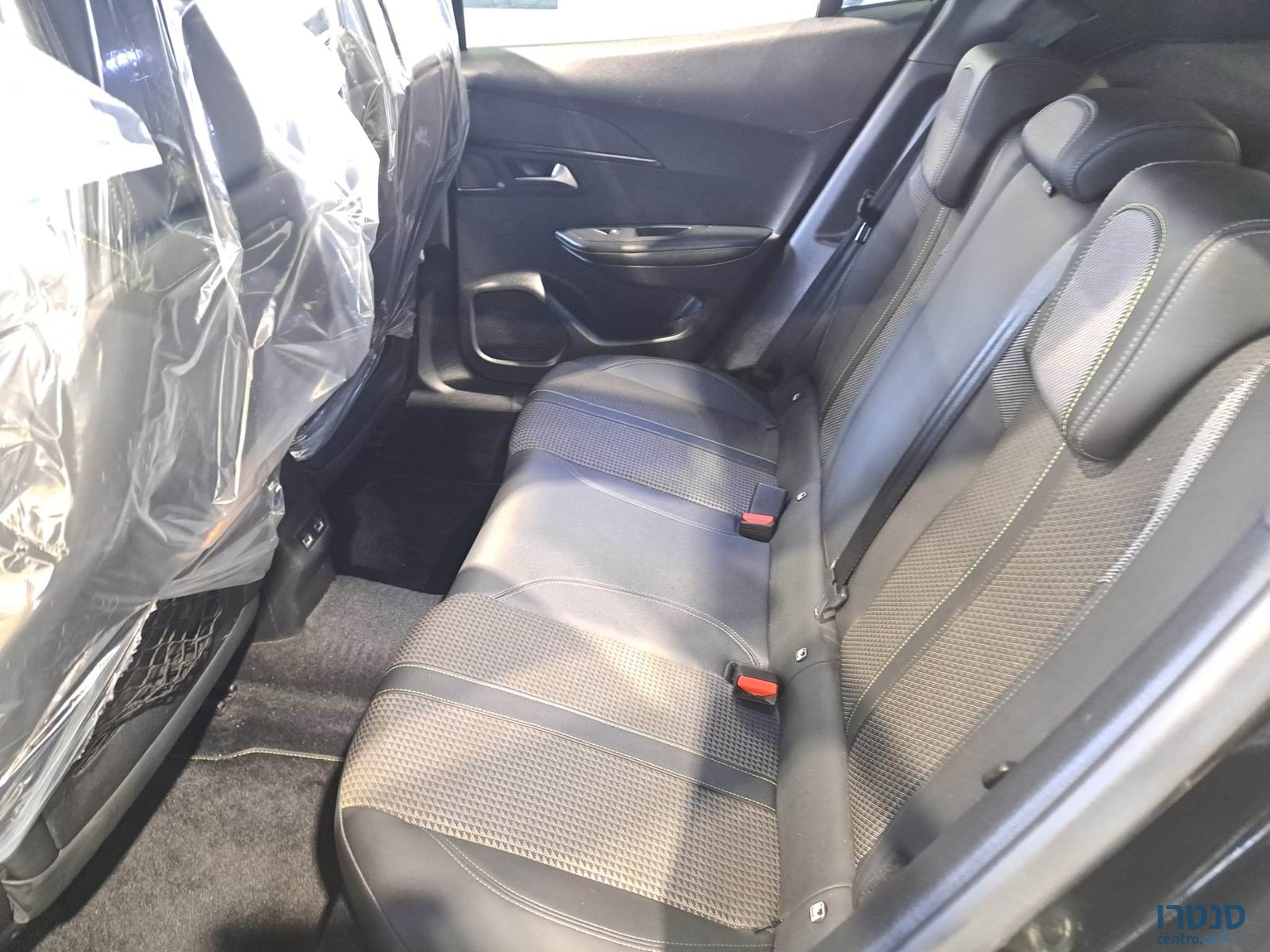 2021' Peugeot 2008 photo #6