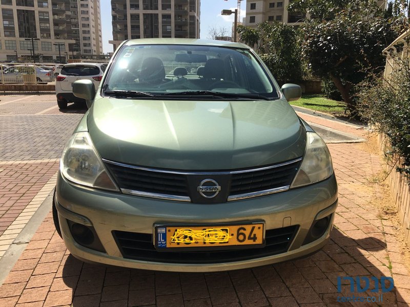 2008' Nissan Tiida photo #2