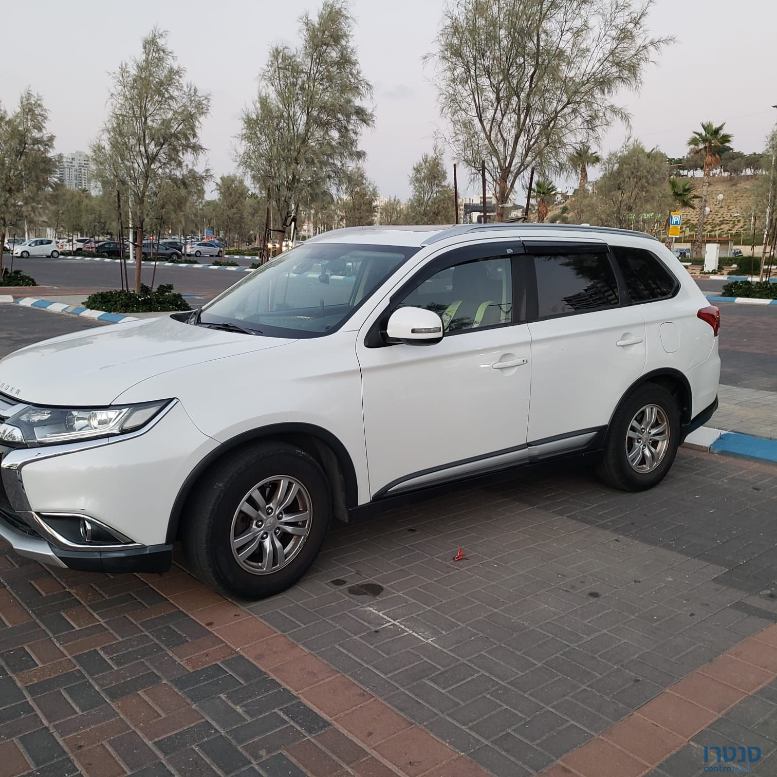 2016' Mitsubishi Outlander מיצובישי אאוטלנדר photo #2