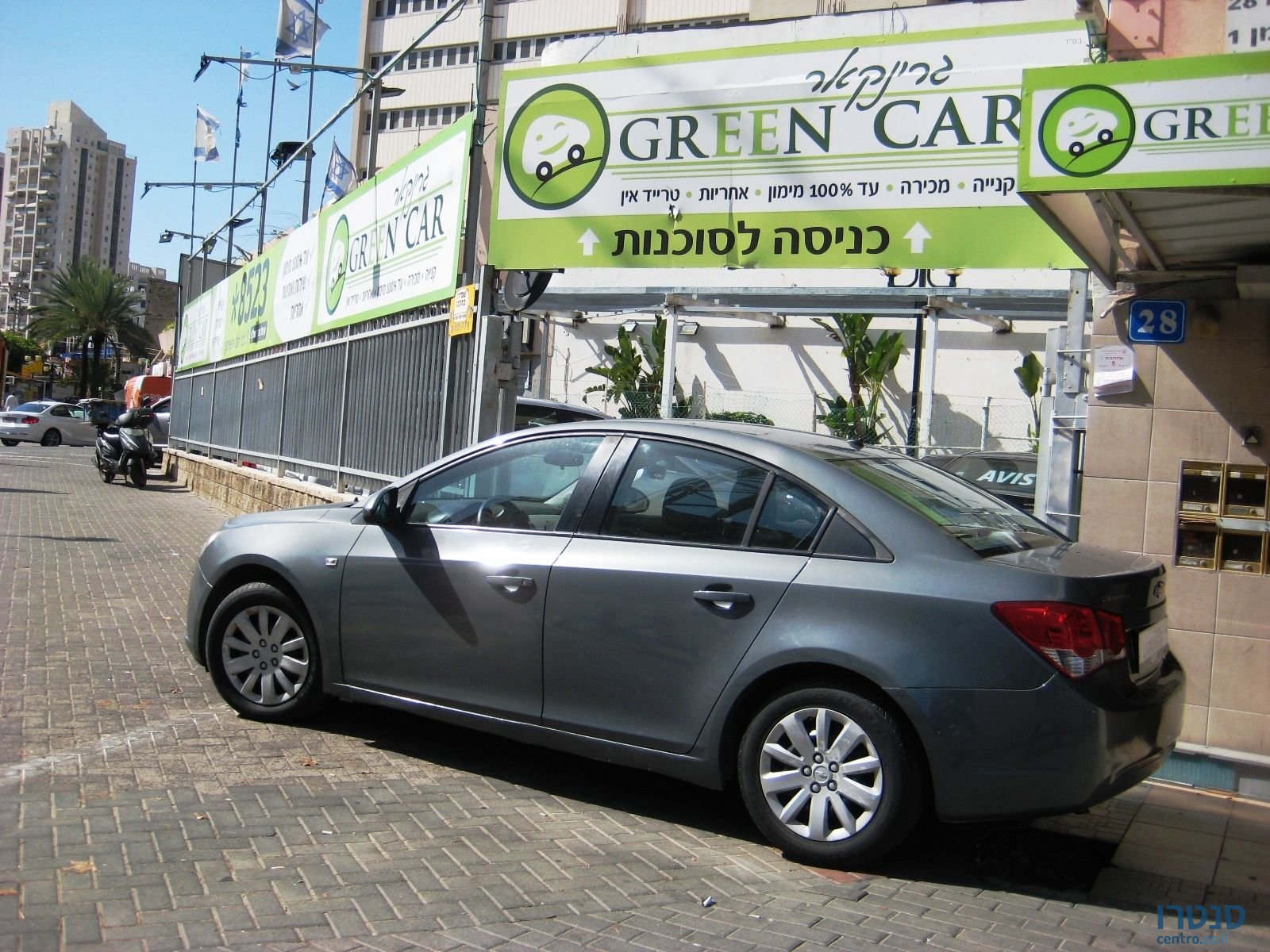 2010' Chevrolet Cruze photo #3