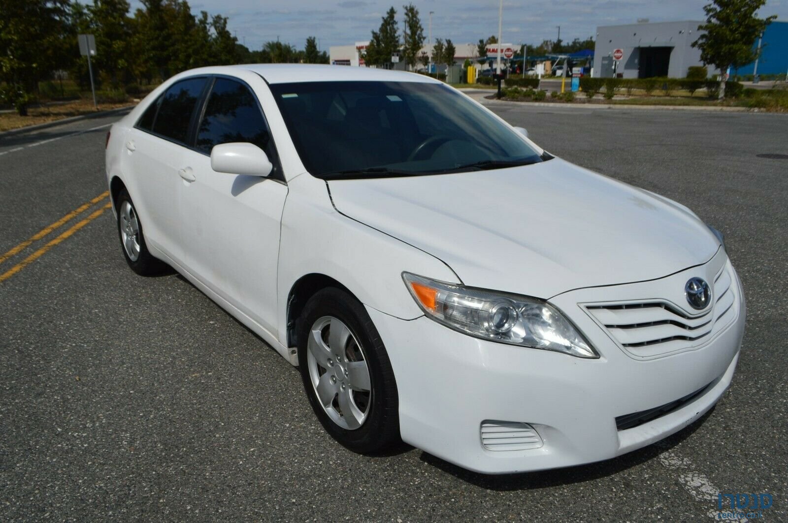 2011' Toyota Camry photo #3