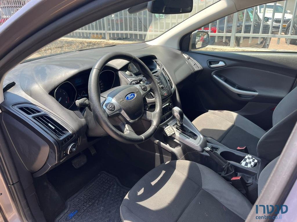 2013' Ford Focus photo #2