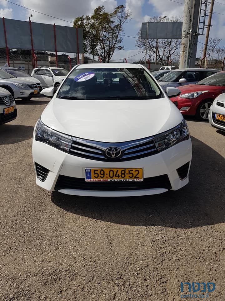 2013' Toyota Corolla photo #1