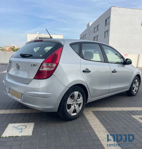 2009' Hyundai i30 יונדאי photo #3