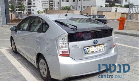2011' Toyota Prius היברידי photo #2