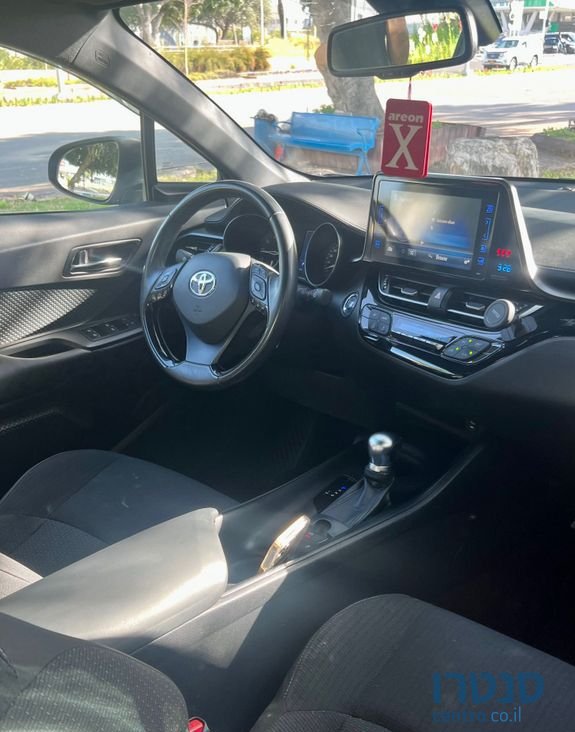 2017' Toyota C-HR טויוטה photo #5