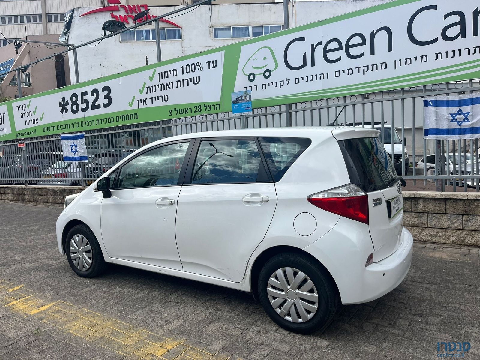 2011' Toyota Verso photo #4