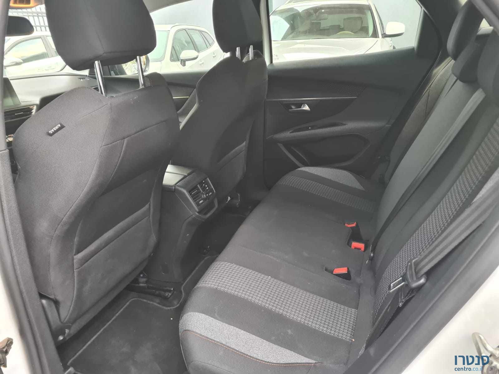 2022' Peugeot 3008 photo #6