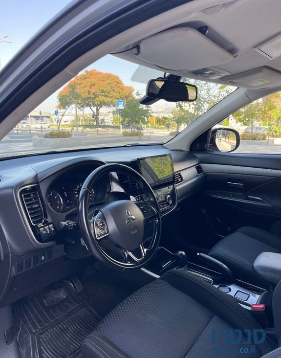 2017' Mitsubishi Outlander מיצובישי אאוטלנדר photo #6