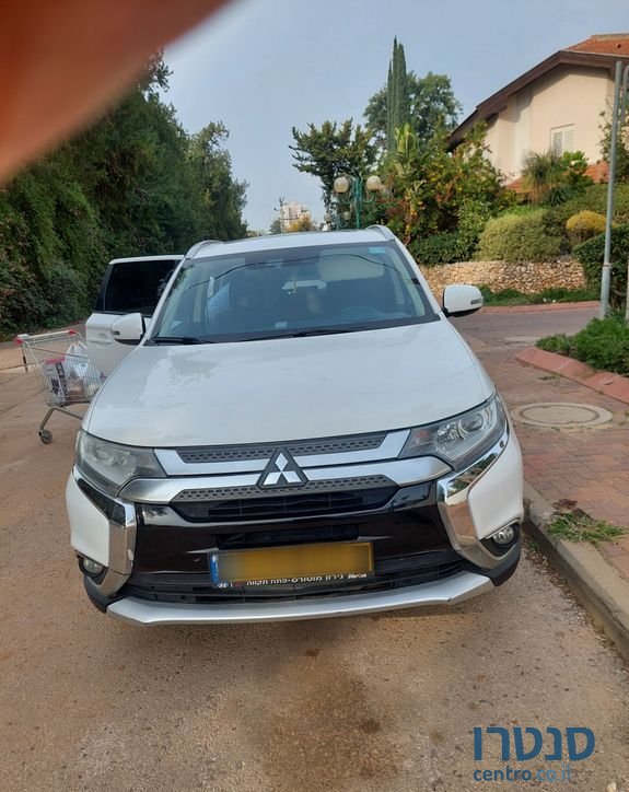 2017' Mitsubishi Outlander מיצובישי אאוטלנדר photo #3