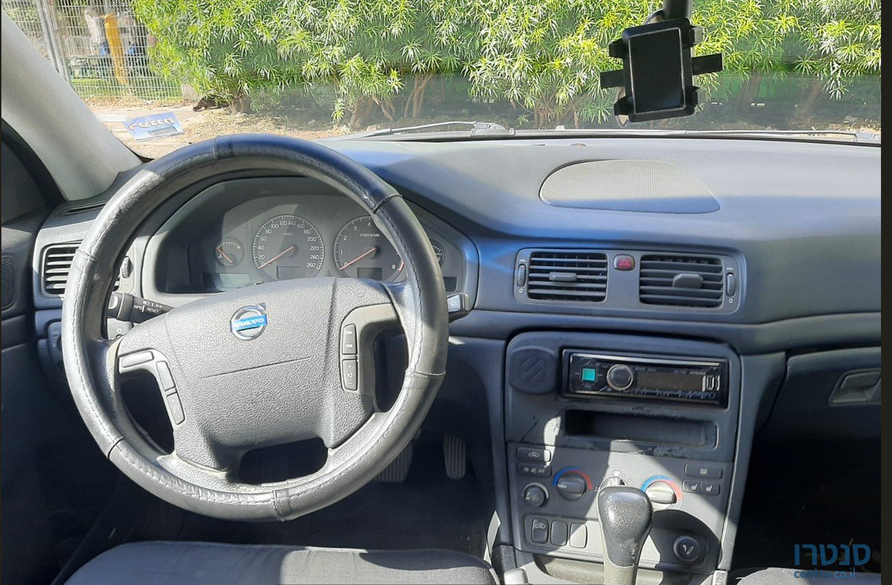 2002' Volvo S80 photo #4