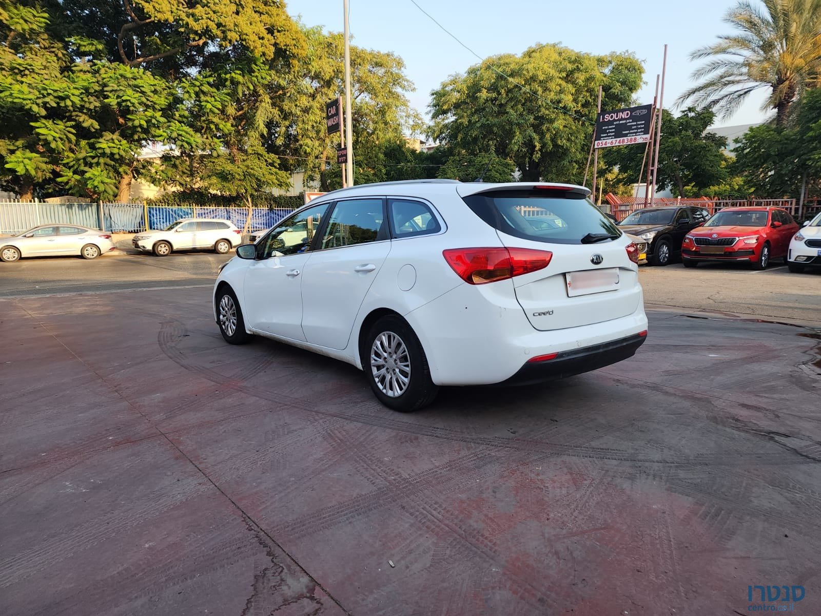 2013' Kia Ceed SW photo #5