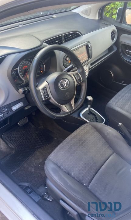 2016' Toyota Yaris טויוטה יאריס photo #3